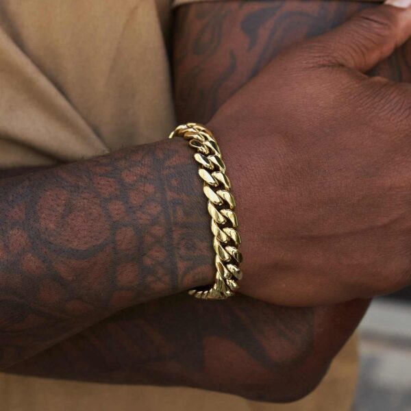 Signature Cuban Link Bracelet in Yellow Gold – 12mm